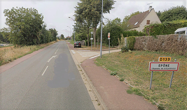 Les deux enfants marchaient sur le bord de la route de Vélannes  - Illustration © Google Maps