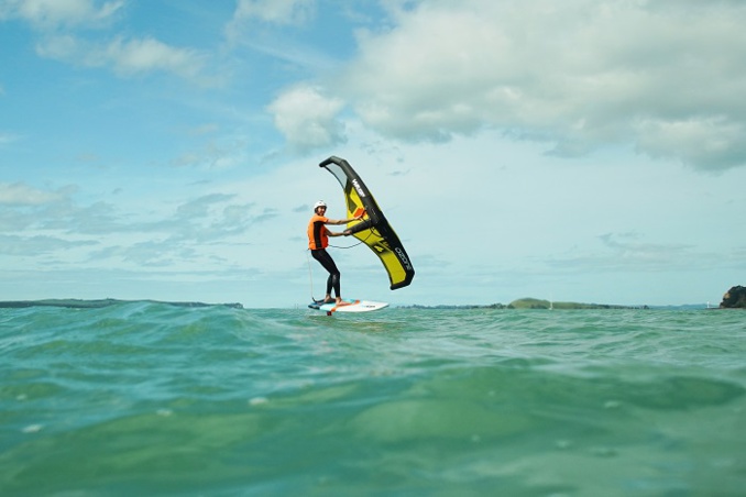 Le surfer se trouvait en difficulté à environ 500 mètres de la plage - Illustration © iStockphoto