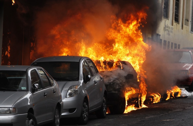 Une trentaine de voitures ont brûlé dans les rues du Havre en l'espace de deux mois - Illustration © Adobe Stock