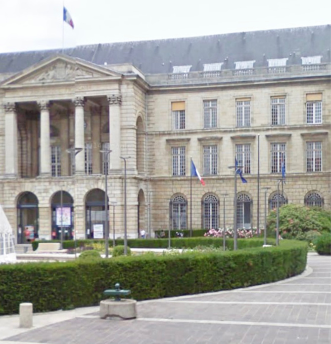 A Rouen, les manifestants se sont rassemblés devant l’hôtel de ville - Illustration A Rouen, les manifestants se sont rassemblés devant l’hôtel de ville - Illustration
