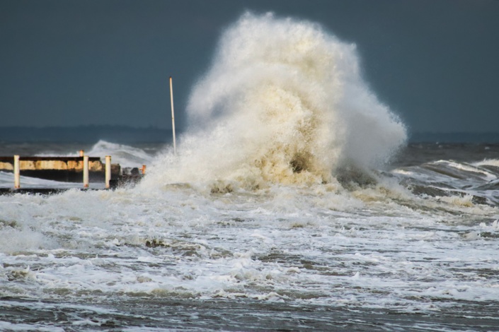 La mer sera le plus souvent forte jusqu’à très forte à l’ouest de la Manche - Illustration © iStockphoto