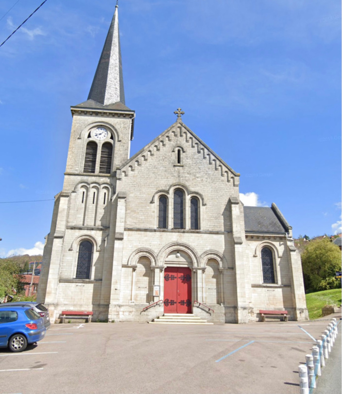 L’octogénaire a mis fin à ses jours sur le parvis de l’église Notre-Dame - illustration