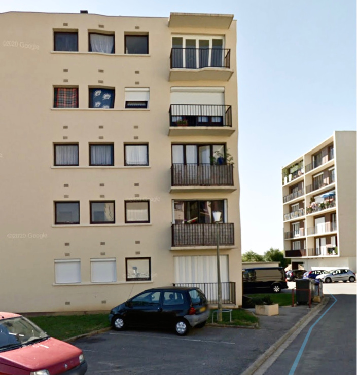 Le feu s’est déclaré dans un appartement au cinquième étage de cet immeuble - illustration Le feu s’est déclaré dans un appartement au cinquième étage de cet immeuble - illustration