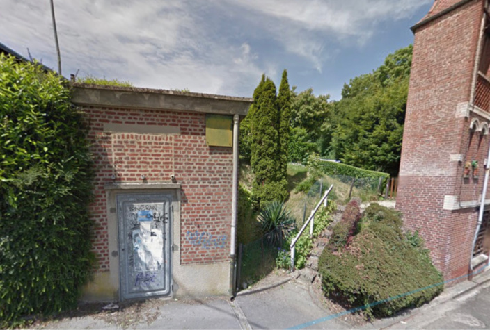 Une épaisse fumée noire s’échappait du transformateur, implanté rue du Mont-Vitot