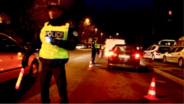 Le conducteur de la Clio volée, n’étant pas titulaire du permis, a déclaré avoir pris peur en voyant les policiers - illustration