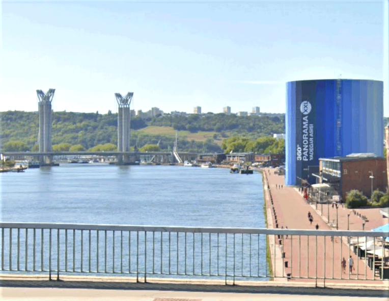 La femme s'est jetée du pont Guillaume-le-Conquérant La femme s'est jetée du pont Guillaume-le-Conquérant