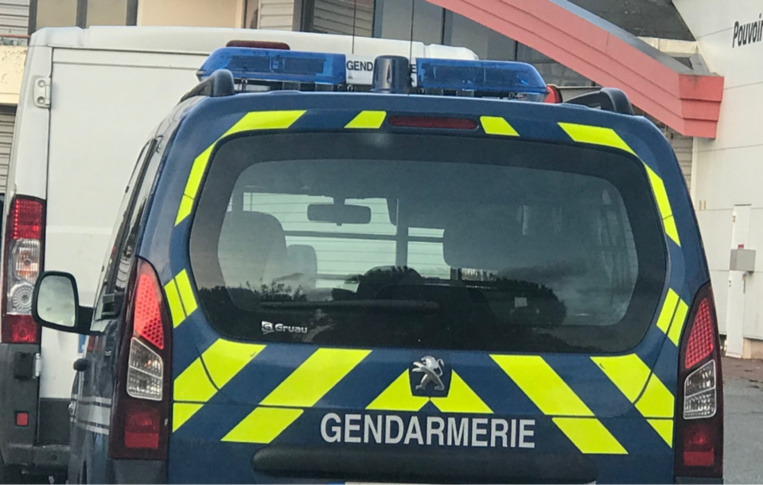 Le véhicule de la patrouille a été entièrement calciné - photo d’Illustration @ infoNormandie Le véhicule de la patrouille a été entièrement calciné - photo d’Illustration @ infoNormandie