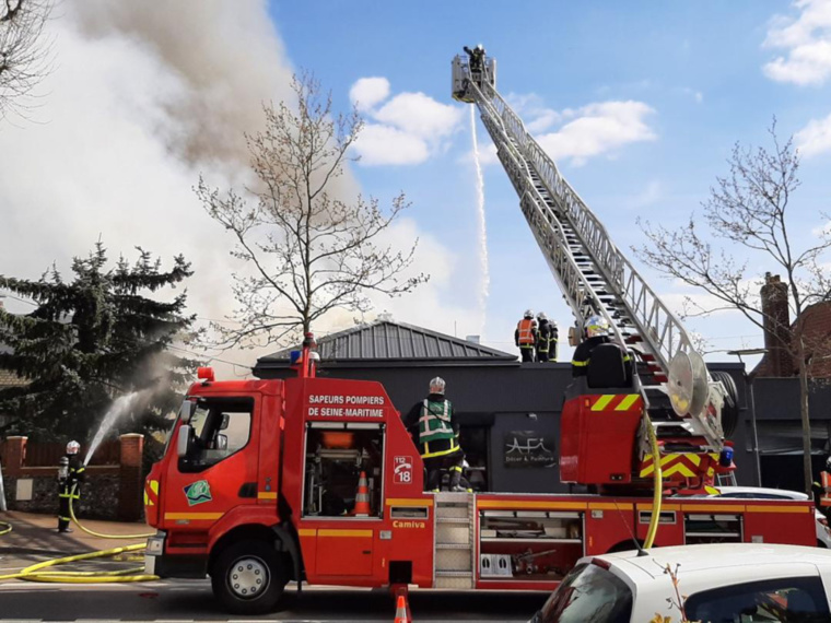 Une trentaine d'engins sont mobilisés sur place - Photo © DR