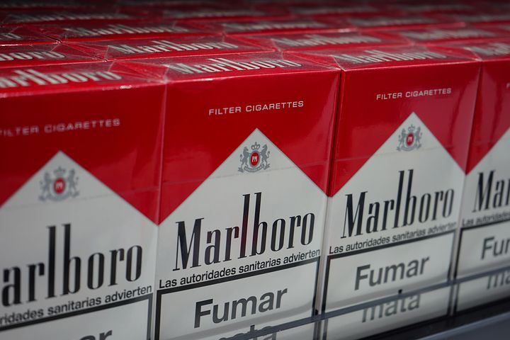 69 cartouches de ces cigarettes ont été saisies au domicile du suspect - Illustration @ Pixabay