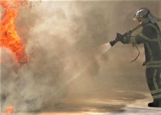 Eure : très violent incendie dans une exploitation agricole, 44 sapeurs-pompiers engagés