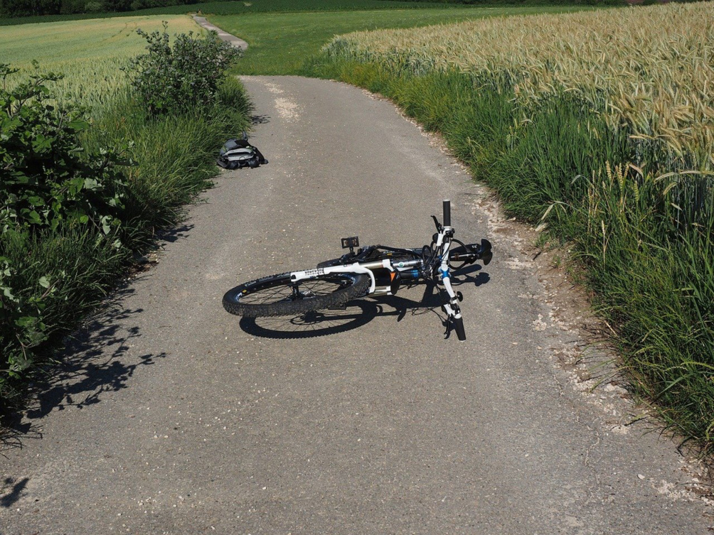L’homme a été découvert près de sa bicyclette sur la D810 - illustration @ Pixabay