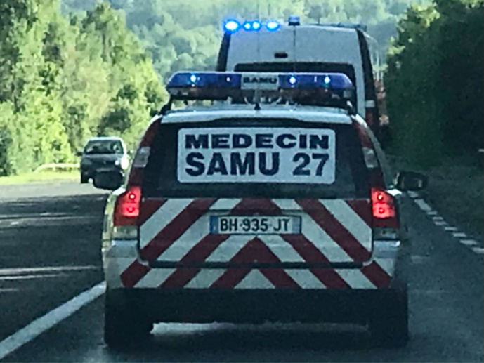 La jeune femme a été transportée médicalisée par le SMUR d’Évreux vers le CHU de Rouen - illustration @ InfoNormandie