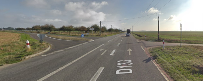 L'accident s'est produit à une intersection sur cet axe qui relie Le Neubourg et Louviers - Illustration © Google Maps