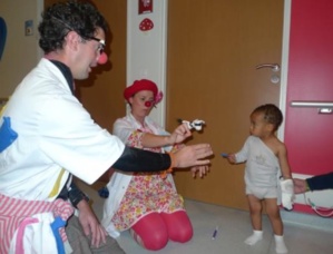 Enfants hospitalisés : le maire du Havre soutient l'association Clown'Hôp