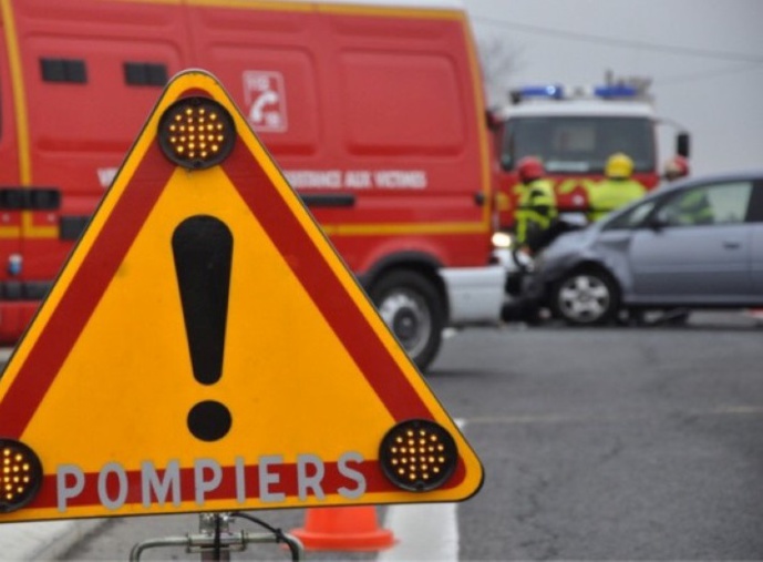 Les deux victimes ont été transportées en urgence relativbe à l'hôpital d'Elbeuf par les sapeurs-pompiers - Illustration