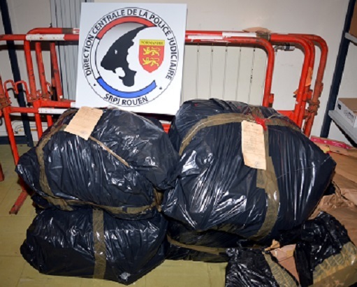 La police judiciaire estime à plus d'une tonne la quantité de cocaïne qui a été acheminée en France via le port du Havre, par ce réseau de trafiquants