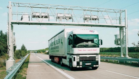 Manifestations de routiers contre l'écotaxe à Dreux et à Saint-Etienne-du-Rouvray Manifestations de routiers contre l'écotaxe à Dreux et à Saint-Etienne-du-Rouvray