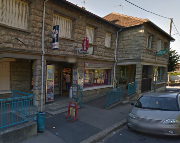 Le tabac-presse du Bel Air est situé 11, avenue de la Fraternité à Oissel (@Google Maps)