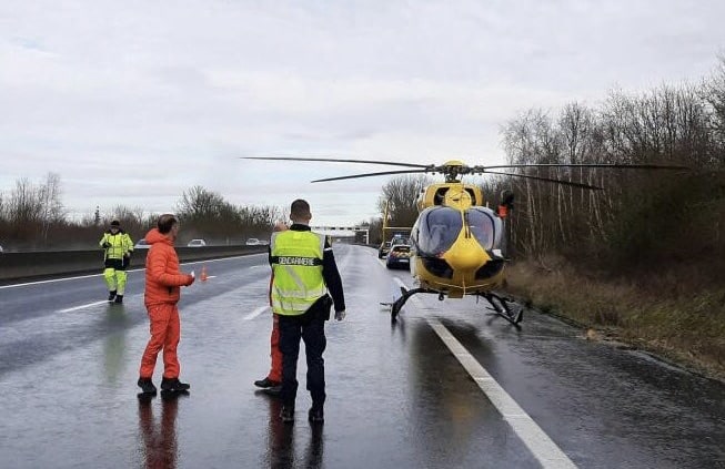 Les secours ont sollicité l’intervention d’un hélicoptère - Photo ©  Gendarmerie des Yvelines/Twitter