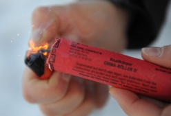 Les pétards font chaque année des blessés, parfois des morts Les pétards font chaque année des blessés, parfois des morts