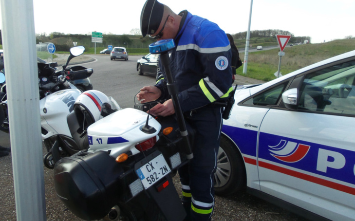 L’automobiliste a été contrôlé par les motards de la formation motocycliste urbaine - illustration @ infoNormandie