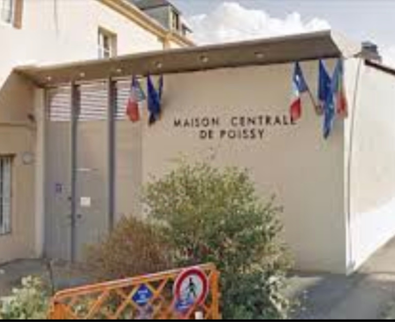 Le détenu se trouverait sur un toit de la prison après avoir tenté de s’évader - Illustration Le détenu se trouverait sur un toit de la prison après avoir tenté de s’évader - Illustration