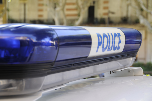 Menaçant de sauter du 5ème étage, il est neutralisé par un commissaire de police de Rouen Menaçant de sauter du 5ème étage, il est neutralisé par un commissaire de police de Rouen