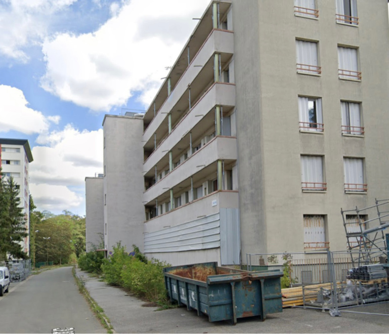 Évreux : vingt sapeurs-pompiers engagés pour combattre un feu dans un immeuble désaffecté Évreux : vingt sapeurs-pompiers engagés pour combattre un feu dans un immeuble désaffecté