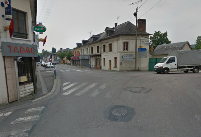 Le drame est survenu vers 8 h 30 à ce carrefour en centre-ville de Malaunay (@Google Maps) Le drame est survenu vers 8 h 30 à ce carrefour en centre-ville de Malaunay (@Google Maps)