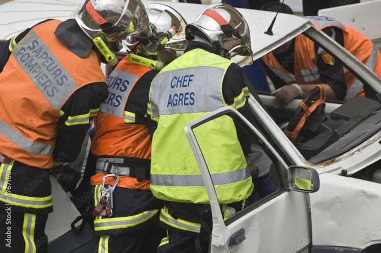 Une des victimes a été désincarcérée par les sapeurs-pompiers - illustration @ Adobe Stock Une des victimes a été désincarcérée par les sapeurs-pompiers - illustration @ Adobe Stock