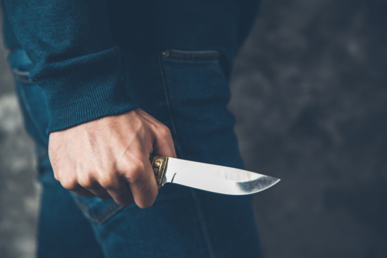 Le couteau a été découvert dans la poche du mis en cause - Illustration @ Adobe Stock