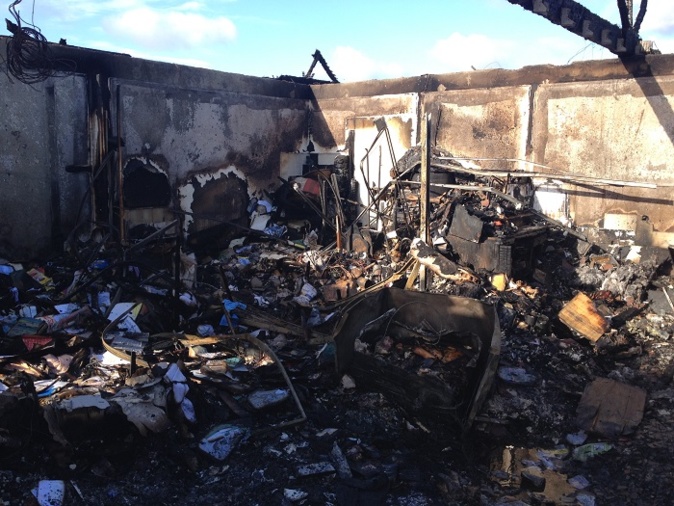 Le spectacle désolant de ce qui reste des quatre appartements détruits par le feu (Photo DR) Le spectacle désolant de ce qui reste des quatre appartements détruits par le feu (Photo DR)