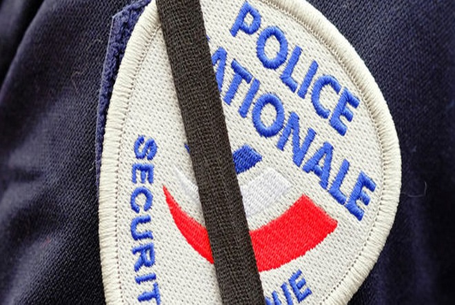 Le motard frappe un policier avec son casque après une course-poursuite dans Caudebec-lès-Elbeuf