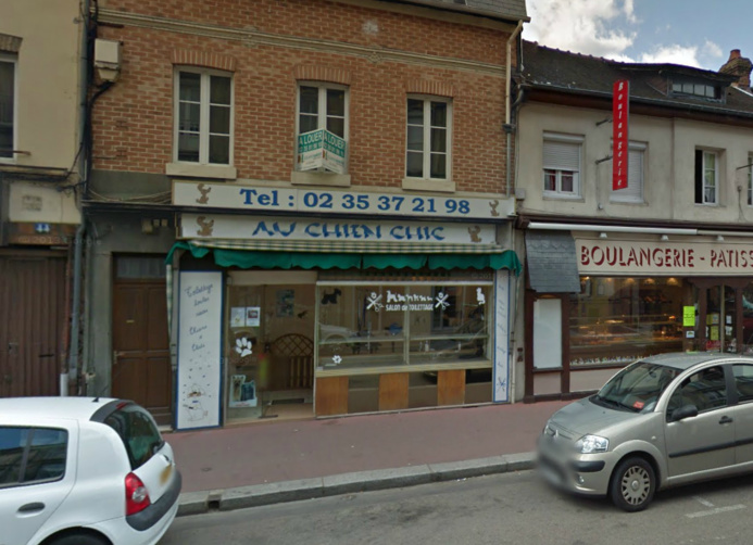 Le salon de toilettage est installé rue du Neubourg, dans une rue passante d'Elbeuf @Google Maps Le salon de toilettage est installé rue du Neubourg, dans une rue passante d'Elbeuf @Google Maps