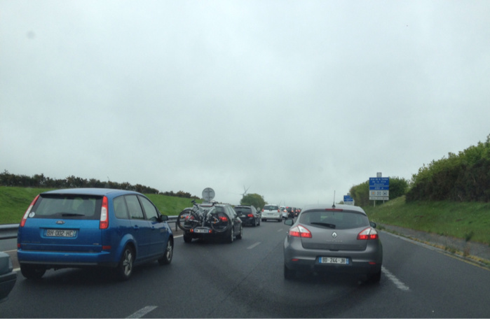 Bouchon sur l'A84 entre Caen et Rennes à cause d'un accident Bouchon sur l'A84 entre Caen et Rennes à cause d'un accident
