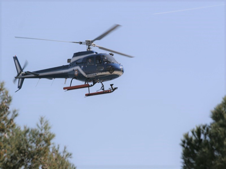 Les recherches ont mobilisé un hélicoptère de la gendarmerie ,une partie de la journée - Illustration © Adobe Stock