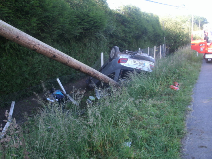 Le pylône a été arraché à sa base Le pylône a été arraché à sa base