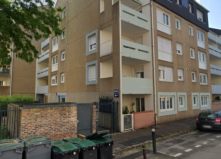 C'est dans un appartement de cet ensemble d'immeubles, au 8 rue du Mail, pas loin de la clinique Mathilde, le corps sans vie de cette femme de 57 ans a été découvert mercredi - Illustration © Google Maps