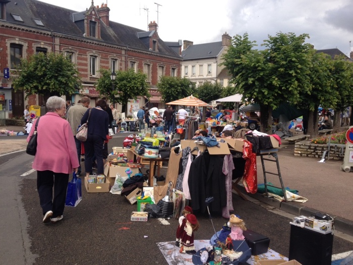 La foire à tout des "communaux" bat son plein à Pacy-sur-Eure La foire à tout des "communaux" bat son plein à Pacy-sur-Eure