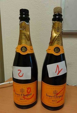 Les douaniers saisissent des amphétamines liquides dans deux bouteilles de champagne