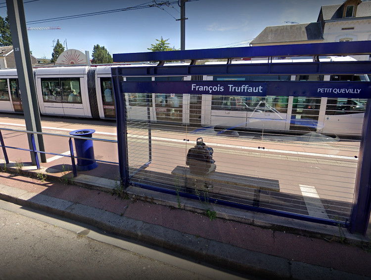 Le vol s'est déroulé à cette station du métrobus à Petit-Queviolly, hier vers 22 heures - Illustration © Google Maps