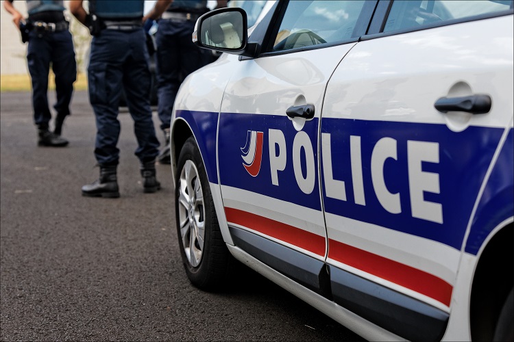 A Rouen, deux hommes cagoulés et armés braquent un homme à son domicile: deux suspects en garde à vue
