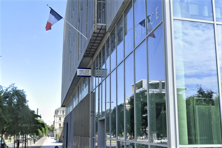 Des vitres du commissariat, boulevard de Strasbourg, ont été brisées par les projectiles - Illustration © Google Maps
