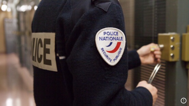 Les trois suspects ont été placés en garde à vue pour vol par effraction en réunion - Illustration Les trois suspects ont été placés en garde à vue pour vol par effraction en réunion - Illustration