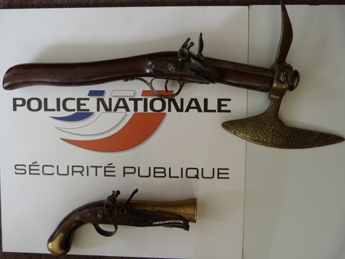 Les deux armes ont été saisies par les enquêteurs (Photo DDSP) Les deux armes ont été saisies par les enquêteurs (Photo DDSP)