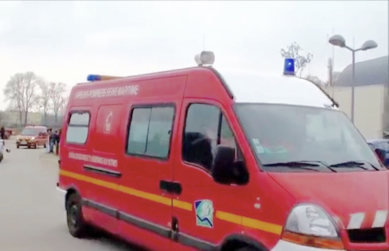 Le blessé a été transporté par les sapeurs-pompiers au CHU de Rouen - illustration