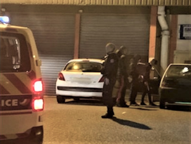 Une trentaine de policiers a été mobilisée sur réquisition du procureur de la République de 21 heures à minuuit - Photo © DDSP76