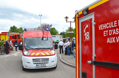 Les victimes ont été prises en charge par les pompiers et transportées par ambulance au centre hospitalier Jacques-Monod, de Montivilliers (Photo d'illustration de sapeurs-pompiers en intervention sur un accident)