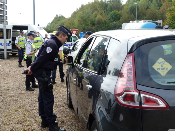 Excès de vitesse et infractions au code de la route : la police prête à passer l'éponge, si... Excès de vitesse et infractions au code de la route : la police prête à passer l'éponge, si...