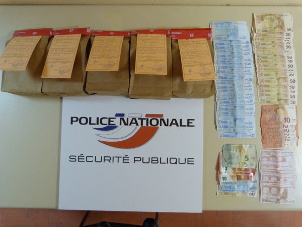 Les 3,6 kg de résine de cannabis et l'argent ont été saisis par les enquêteurs (Photo DDSP) Les 3,6 kg de résine de cannabis et l'argent ont été saisis par les enquêteurs (Photo DDSP)